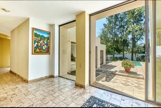 Same street as Sacap - House Share