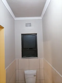 Bachelor Flat in Eersteriver