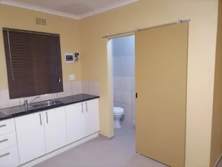 Bachelor Flat in Eersteriver