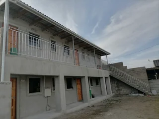 Bachelor Flat in Eersteriver