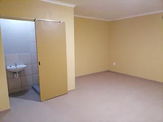 Bachelor Flat in Eersteriver