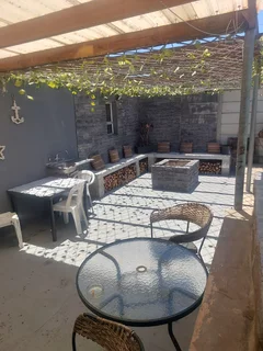 Venue To Hire with Pool and Inside and Outside braai area