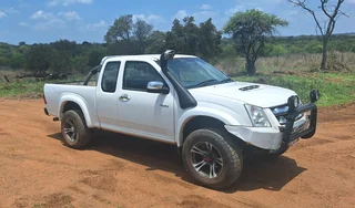 Isuzu kb300 4x4 LX extended cab