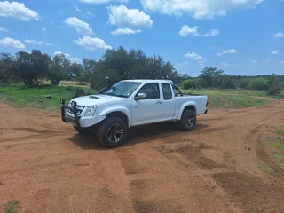 Isuzu kb300 4x4 LX extended cab