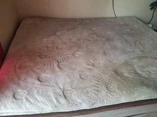 Queen size Posture Pedic Pillow top Mattress and Base for sale R1700 Price Negotiable