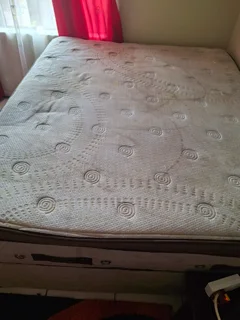 Queen size Posture Pedic Pillow top Mattress and Base for sale R1700 Price Negotiable