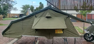 Eezi Awn T-Top Xklusiv Roof Top Tent