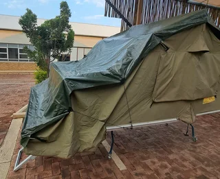 Eezi Awn T-Top Xklusiv Roof Top Tent