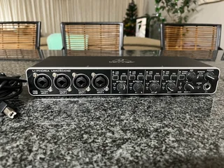 Behringer U-Phoria UMC404HD Audio Interface