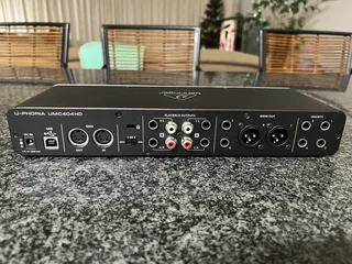 Behringer U-Phoria UMC404HD Audio Interface