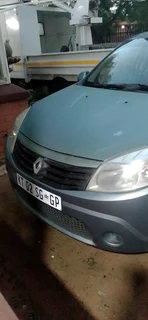 RENAULT SANDERO STRIPPING FOR SPARES
