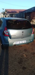 RENAULT SANDERO STRIPPING FOR SPARES