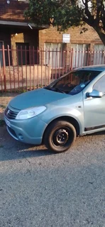 RENAULT SANDERO STRIPPING FOR SPARES