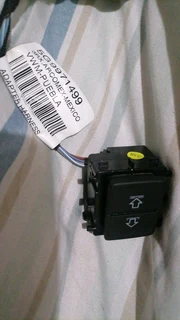 2018-2021 Volkswagen Tiguan Sunroof / Moon Roof Shade Switch 510959620