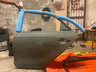 Kia pegas left rear door