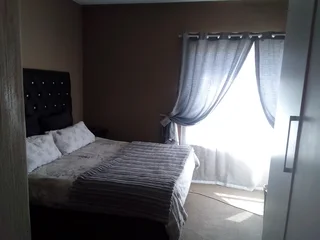 Bedroom Available In Broadacres: No Deposit (free Internet)