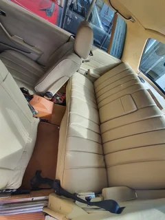 White Mercedes-Benz {derivative} with 240000km available now!