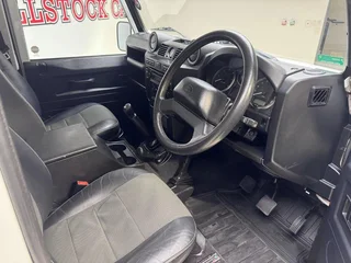 2012 LAND ROVER DEFENDER 90 2.2D LE P/U S/C