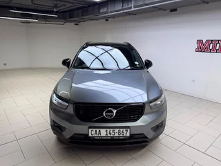 2018 VOLVO XC40 D4 R-DESIGN AWD