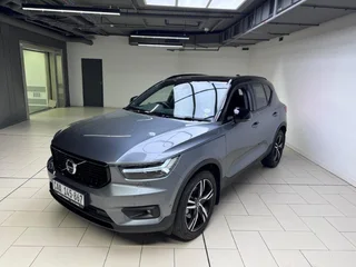 2018 VOLVO XC40 D4 R-DESIGN AWD