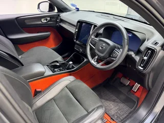 2018 VOLVO XC40 D4 R-DESIGN AWD