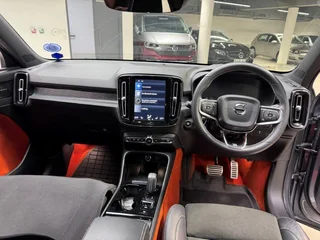 2018 VOLVO XC40 D4 R-DESIGN AWD