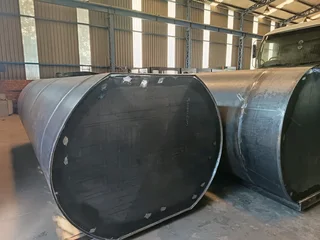 Honey sucker tanks / Water tanks / dropside bodies manufcatured new!