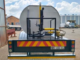 Honey sucker tanks / Water tanks / dropside bodies manufcatured new!