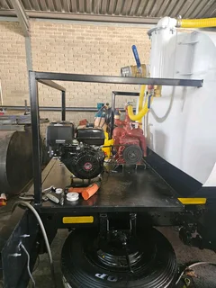 Honey sucker tanks / Water tanks / dropside bodies manufcatured new!