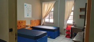 PRIVATE STUDENT ACCOMMODATION &#64; CENTRAL HOUSE on Grace str, Port Elizabeth CBD.