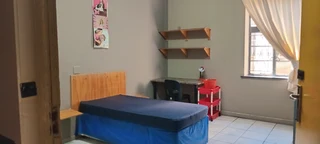 PRIVATE STUDENT ACCOMMODATION &#64; CENTRAL HOUSE on Grace str, Port Elizabeth CBD.