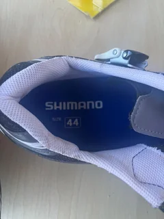 Shimano cycling shoes with pack of Cleats