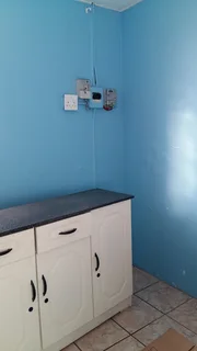 Room to rent in Kensington, Johannesburg, close to Eastgate shopping Mall and Bedford Centre.