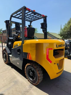 LIUGONG FORKLIFTS - 2 TO 18 TONS IN DIESEL