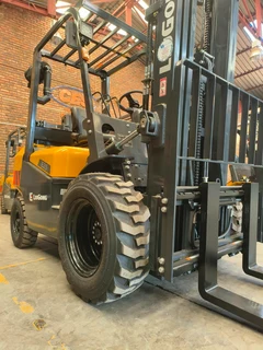 LIUGONG FORKLIFTS - 2 TO 18 TONS IN DIESEL