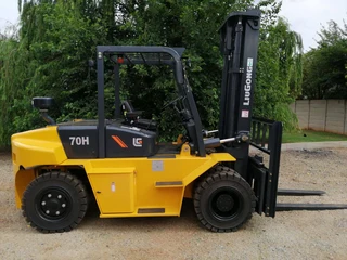 LIUGONG FORKLIFTS - 2 TO 18 TONS IN DIESEL