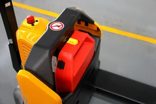 LITHIUM ION PALLET TRUCK