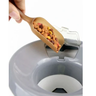 Doggie Treat Dispenser with Tennis Ball (18.5 x 18 x 18cm)