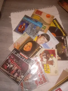 LPS, Records, Vinals