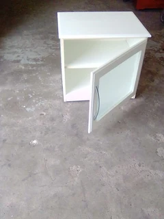BEDSIDE PEDESTAL