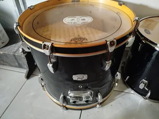 Tama 6 piece drum kit
