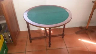 Antique round table