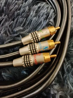 1.8 meter Acoustic Research RCA cable