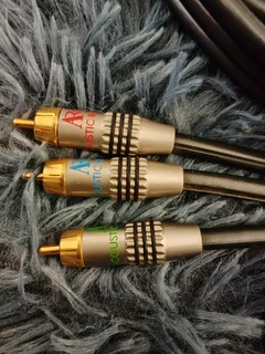 1.8 meter Acoustic Research RCA cable