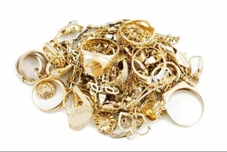 We buy gold jewelry,coins,watches,pocket watches etc.Contact us for a price.0842565986.