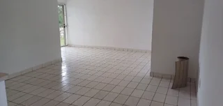 umhlatuzana township flat to let