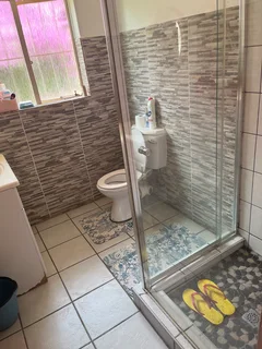 Room to rent in a house in Vorna Valley