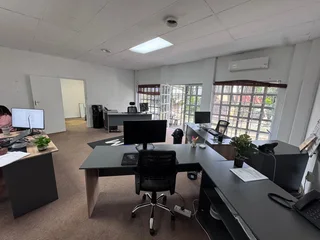 Commercial Office Space to Let – Unit 8B, Umhlali Plaza