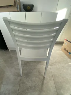 6 White Patio/dining room chairs