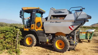 Second Hand Pellenc Optimum 695 L Easy Smart Grape Harverster